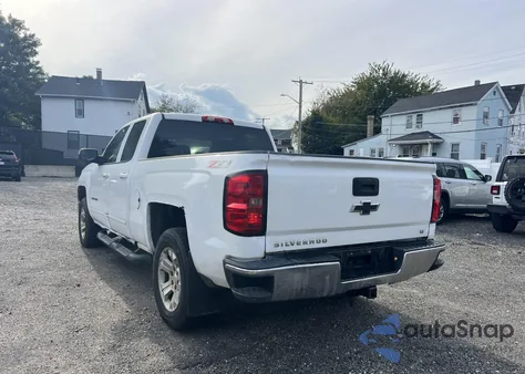 2015 Chevrolet Silverado 1500 2Lt z USA, uszkodzony, nr VIN 1GCVKREC6FZ159973